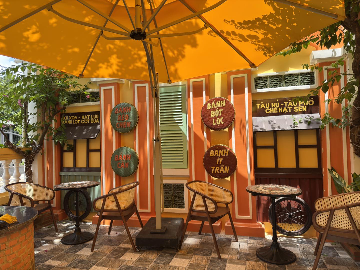 Không gian cà phê Hiếu Relax